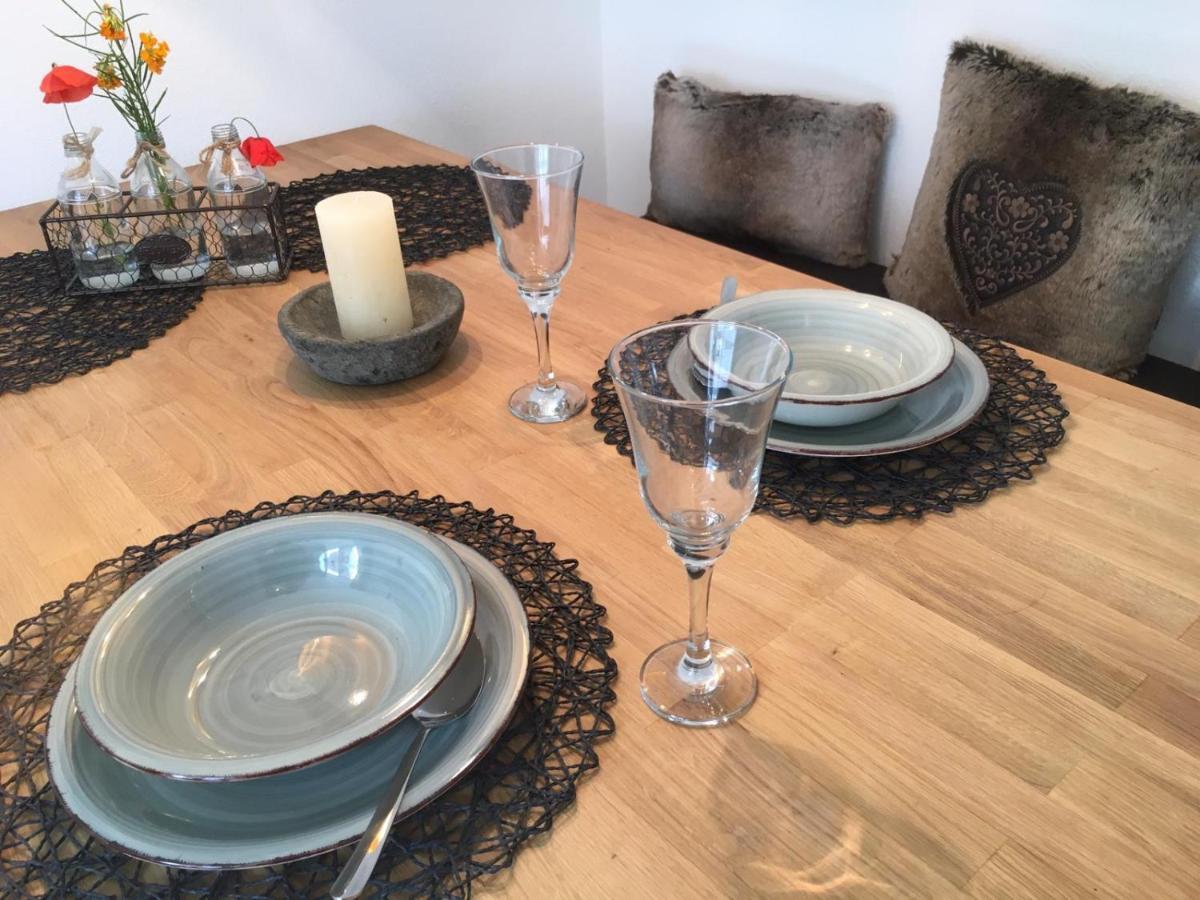 Schoene Ferienwohnung 2,5 Zimmer In Stadtnaehe Mit Eigenem Hofgarten Balingen Luaran gambar