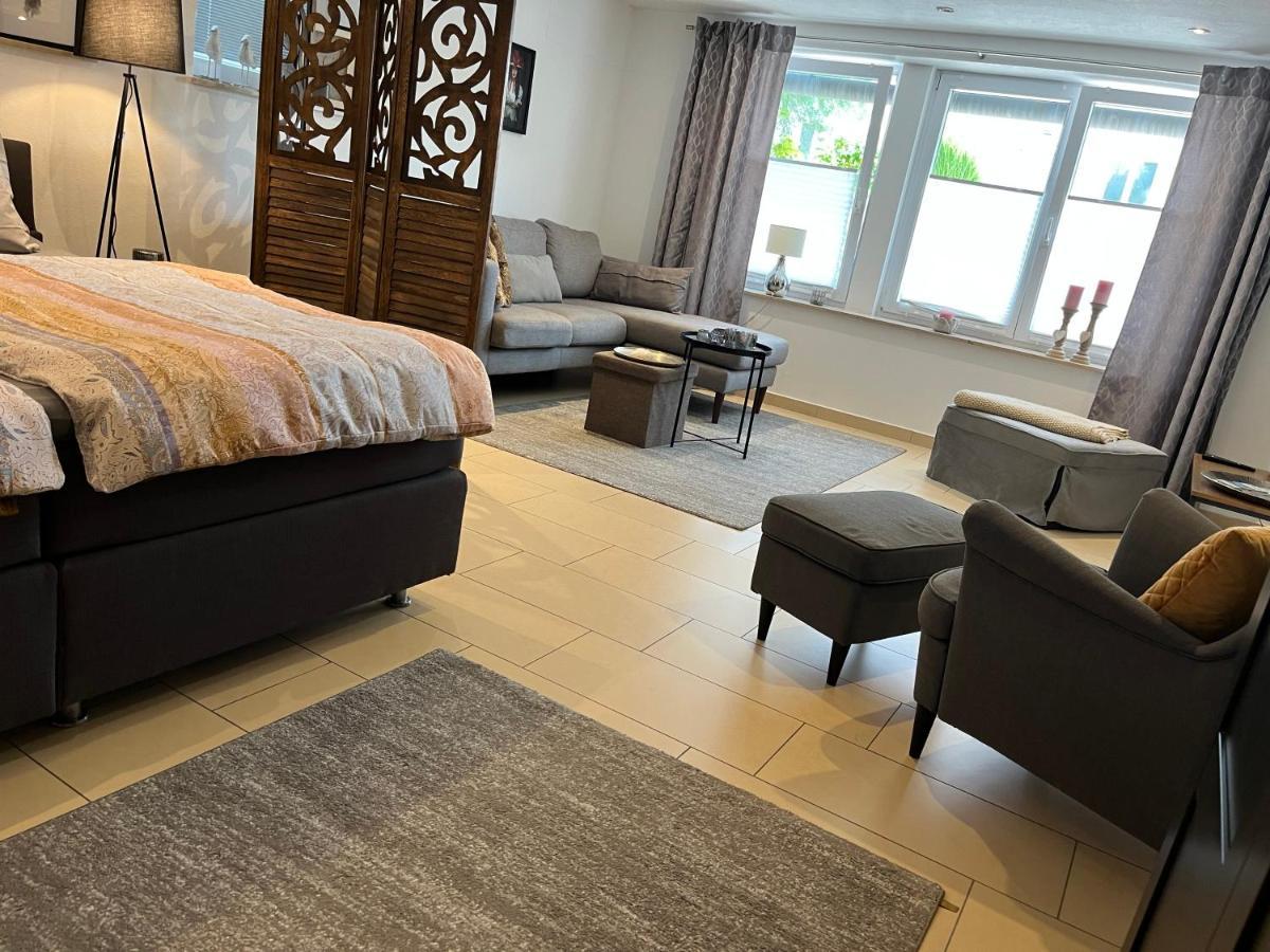 Schoene Ferienwohnung 2,5 Zimmer In Stadtnaehe Mit Eigenem Hofgarten Balingen Luaran gambar