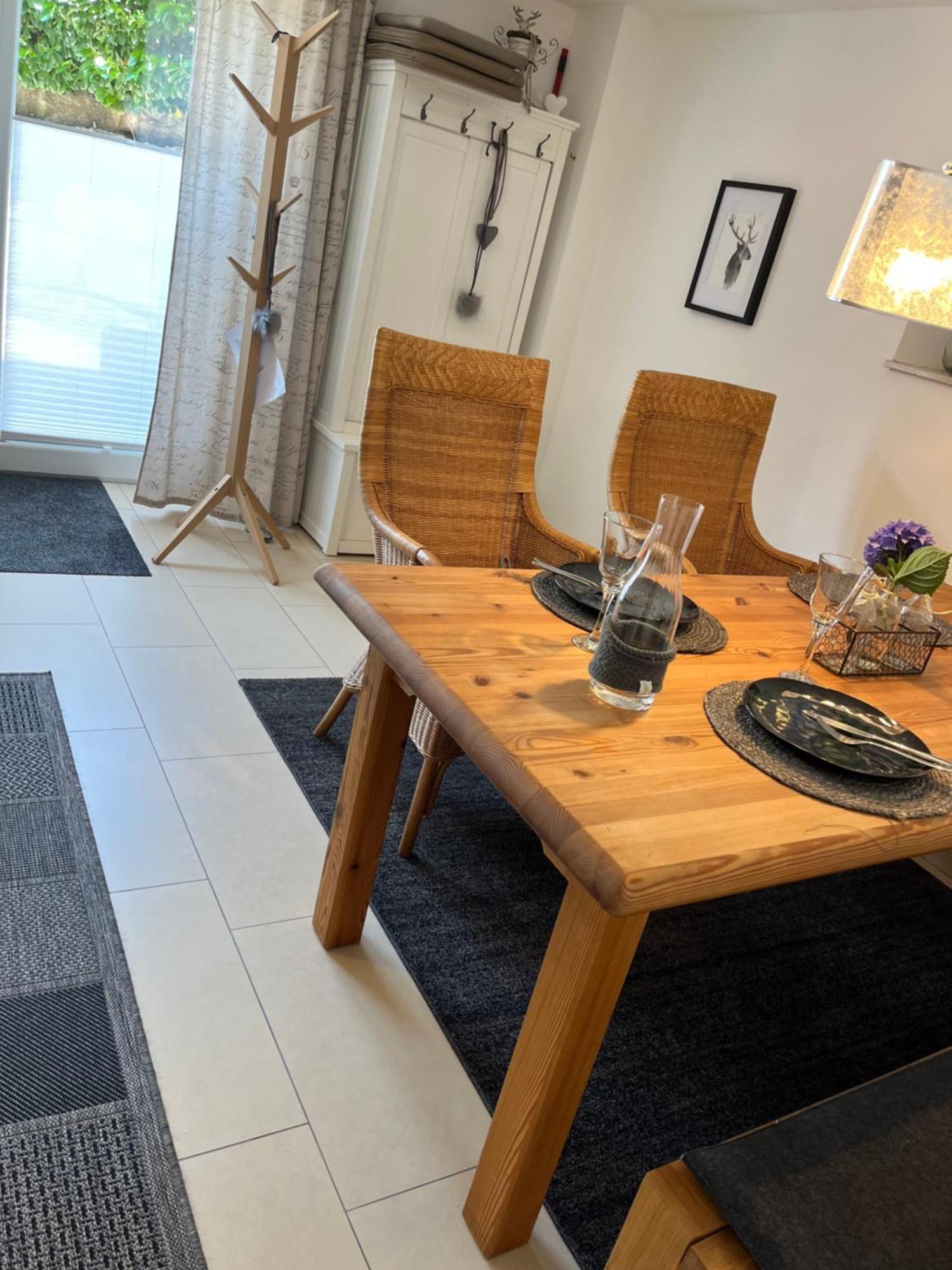 Schoene Ferienwohnung 2,5 Zimmer In Stadtnaehe Mit Eigenem Hofgarten Balingen Luaran gambar