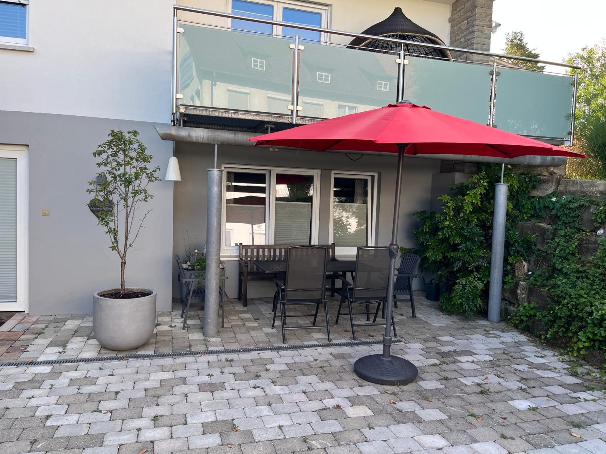 Schoene Ferienwohnung 2,5 Zimmer In Stadtnaehe Mit Eigenem Hofgarten Balingen Luaran gambar